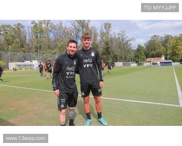 达尼洛皇马旧将身份与近期稳健表现引回归传闻