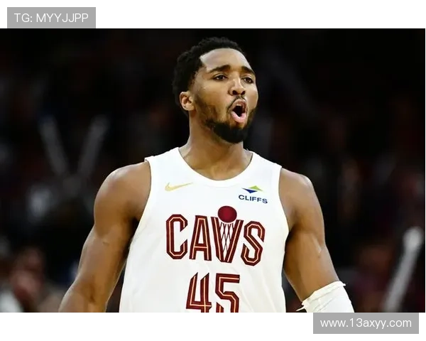 多诺万·米切尔突破提升关键时刻得分效率主导骑士战术变化